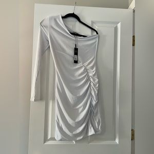 Fashion Nova One shoulder sleeve dress